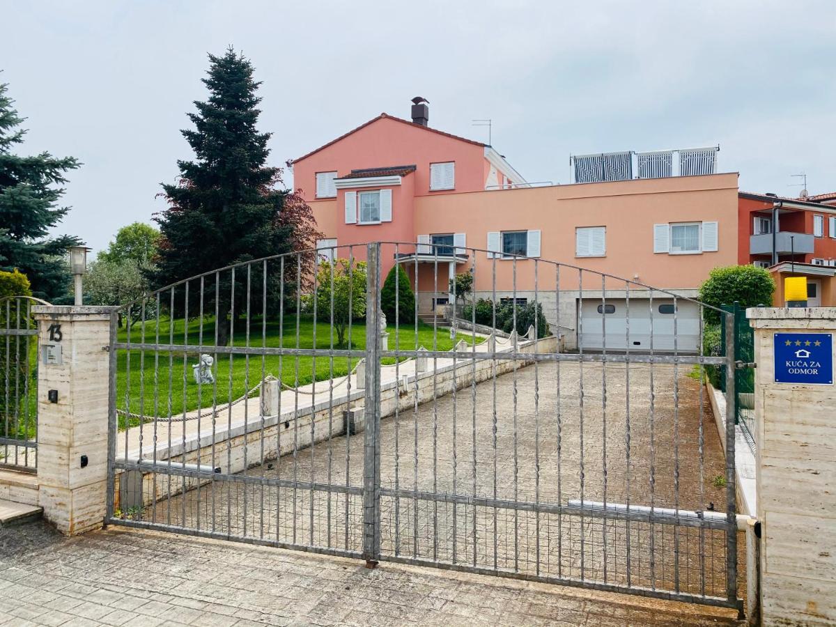 Casa Cino Apartment Umag Bagian luar foto