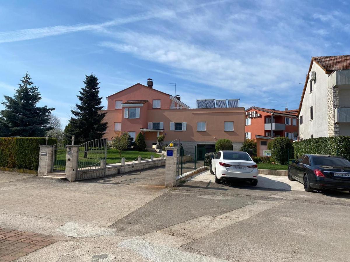 Casa Cino Apartment Umag Bagian luar foto