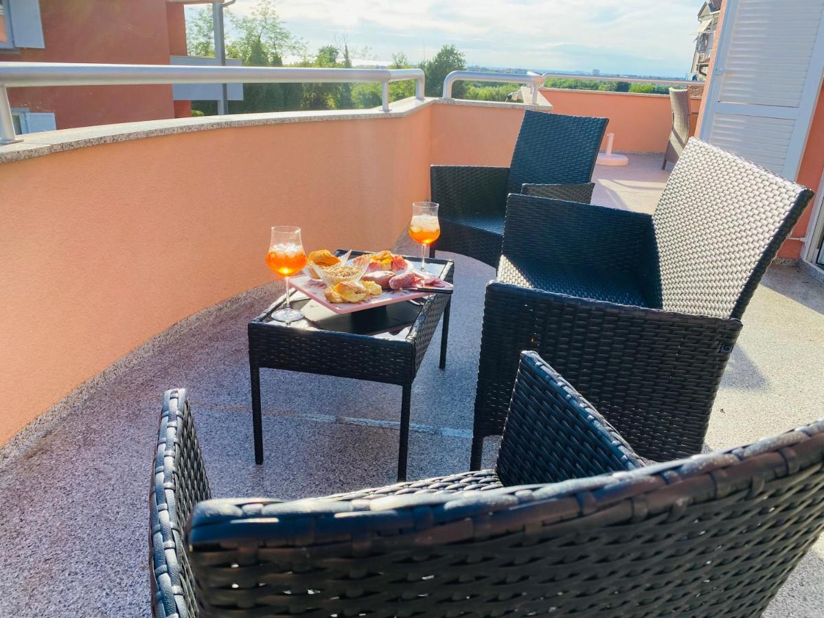 Casa Cino Apartment Umag Bagian luar foto
